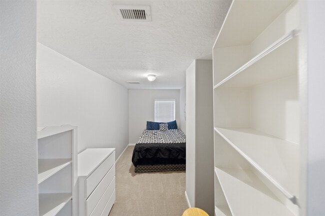 Building Photo - 15619 Stone Gables Ln