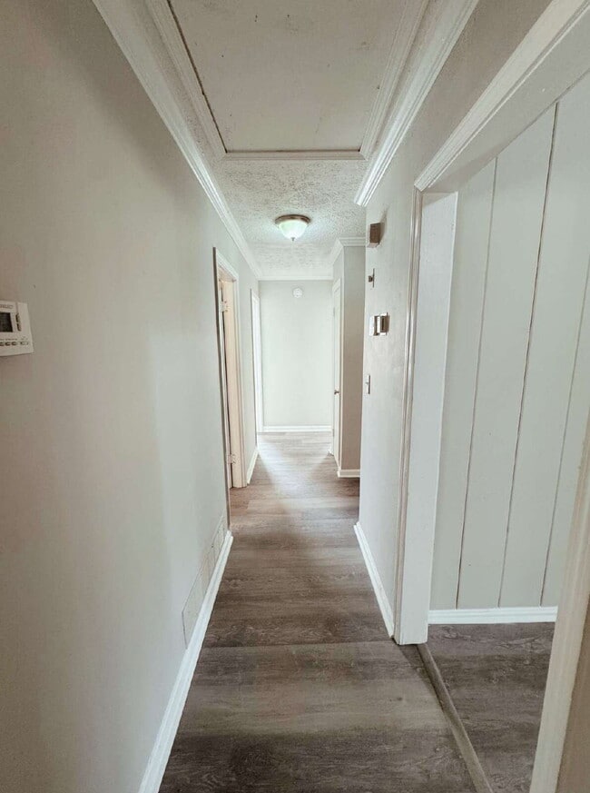 Building Photo - 2609 County Line Rd SW