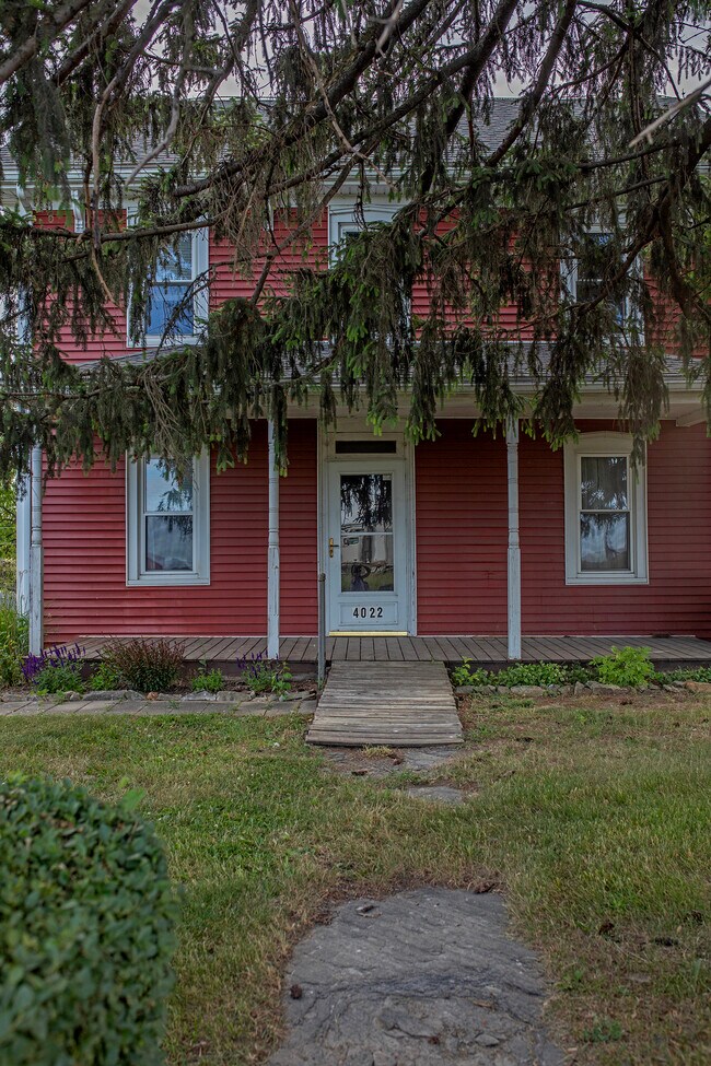 Front of house - 4022 E Newport Rd