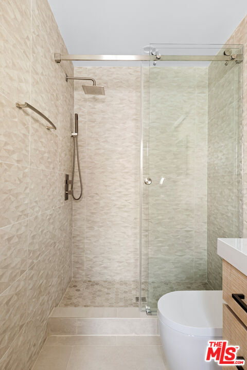 Building Photo - 1549 Palisades Dr