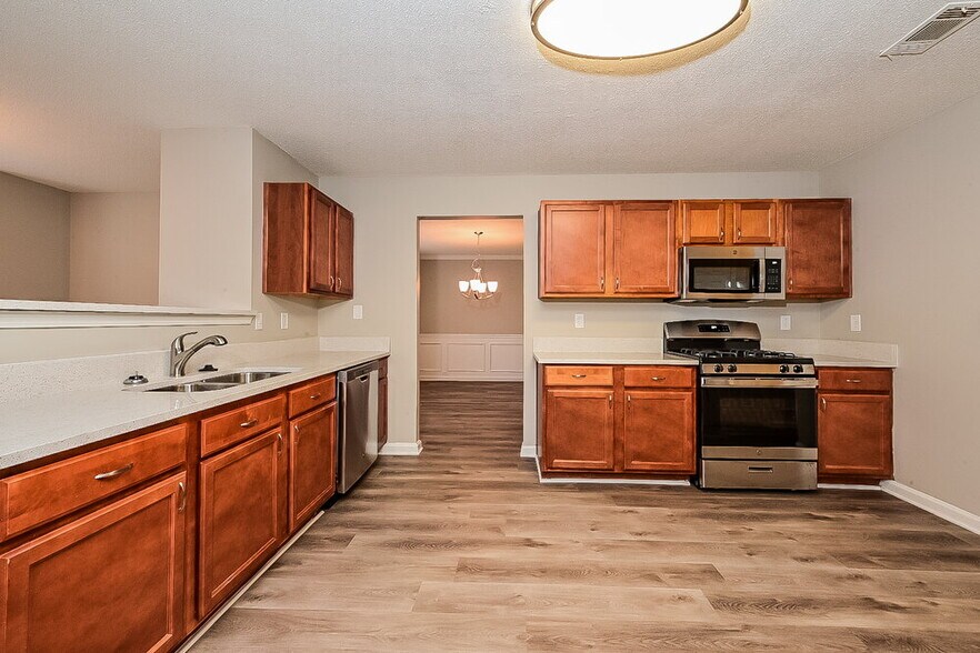 Building Photo - 1452 Shelnut Ct