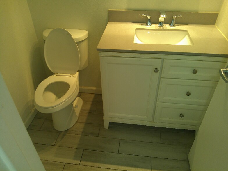 Building Photo - 973 Cedar Pines St