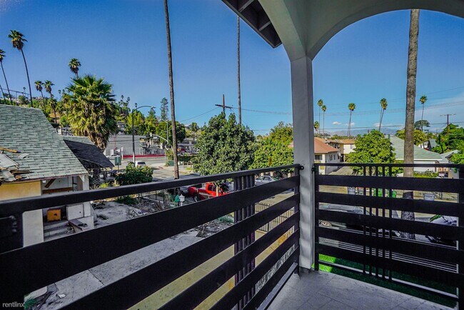 Building Photo - 4 br, 4 bath Duplex - 4508 Esmeralda Stree...