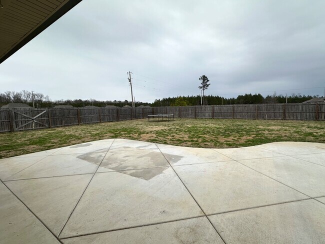 Building Photo - 3918 Old Wolf Rd