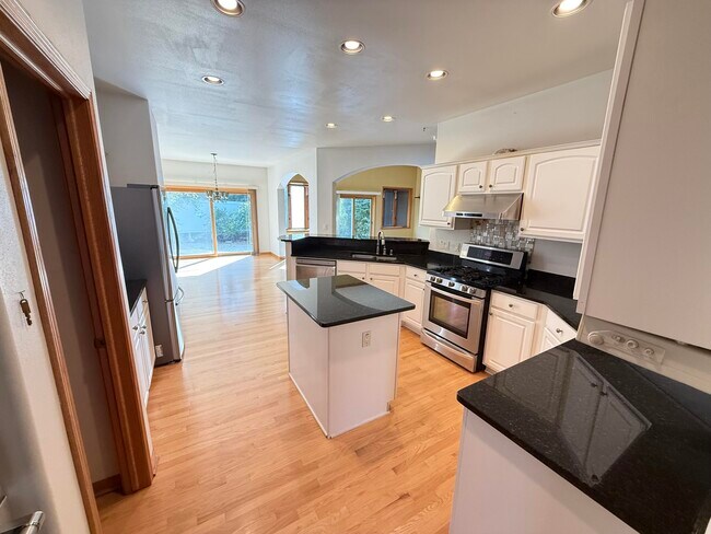 Building Photo - 2340 Robbie Ct