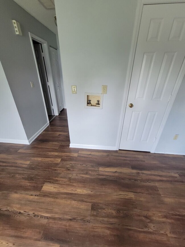Building Photo - 3410 Calumet Pl