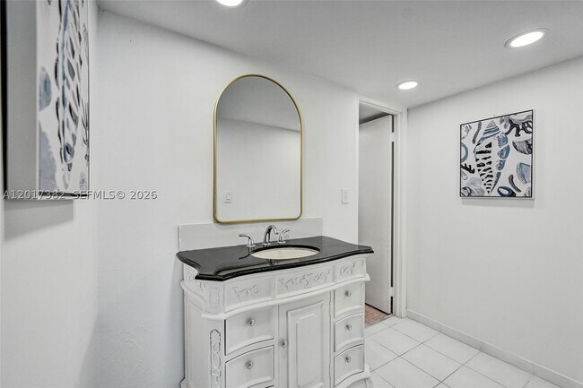 Building Photo - 1600 S Ocean Dr
