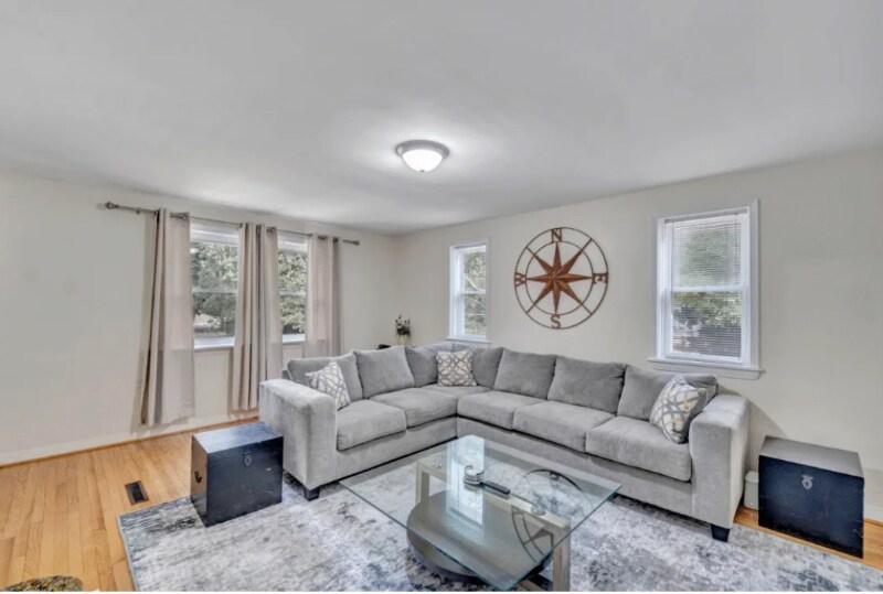 Building Photo - 8521 Old Stage Rd