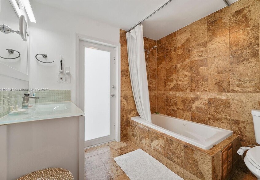 Building Photo - 2441 Swanson Ave