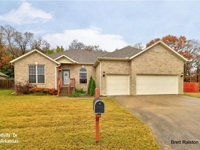 Building Photo - 656 W Foothills Dr