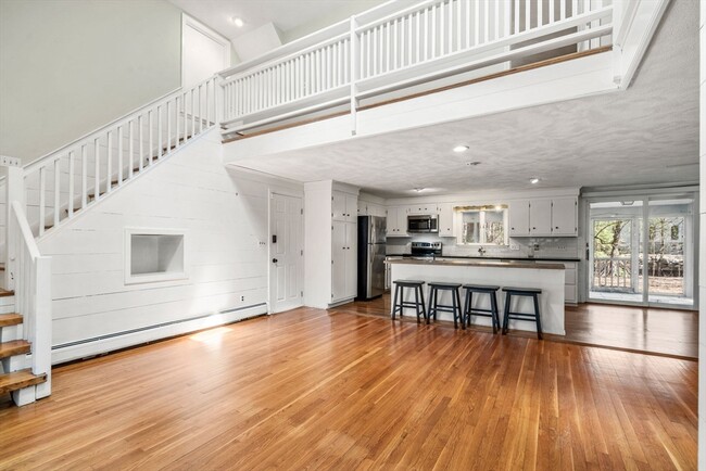 Primary Photo - 306 Grove St