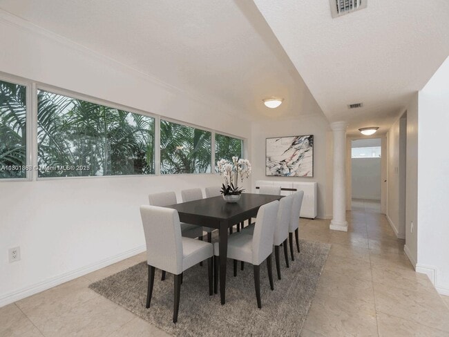 Building Photo - 4000 Alhambra Cir