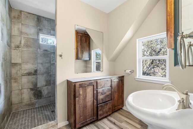 Building Photo - 310 Co Rd 317