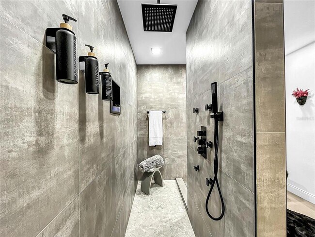 Building Photo - 3608 54th Dr W