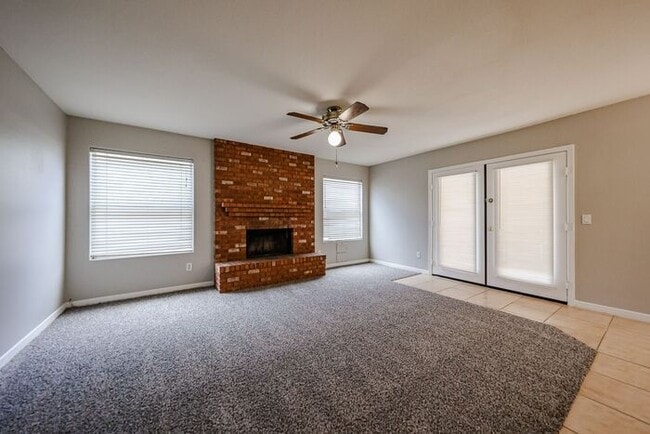 Building Photo - 5BD 3BA with Pool in West Chandler!