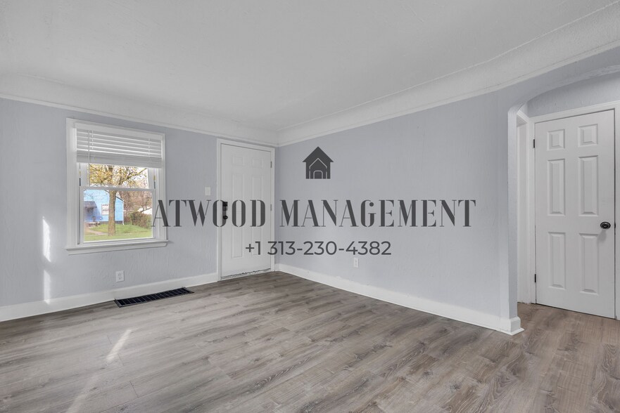 Building Photo - This beautifully updated 3-bedroom, 1-bath single-family home is ready for move-in!