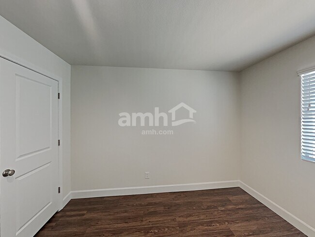 Building Photo - 1710 Viaggio Ave