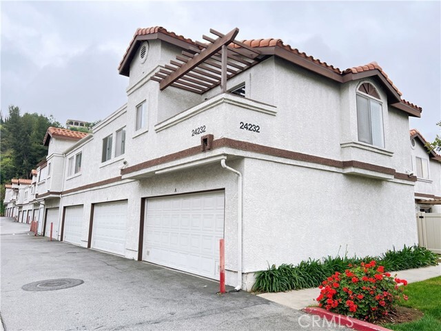 Building Photo - 24232 Sylvan Glen Rd