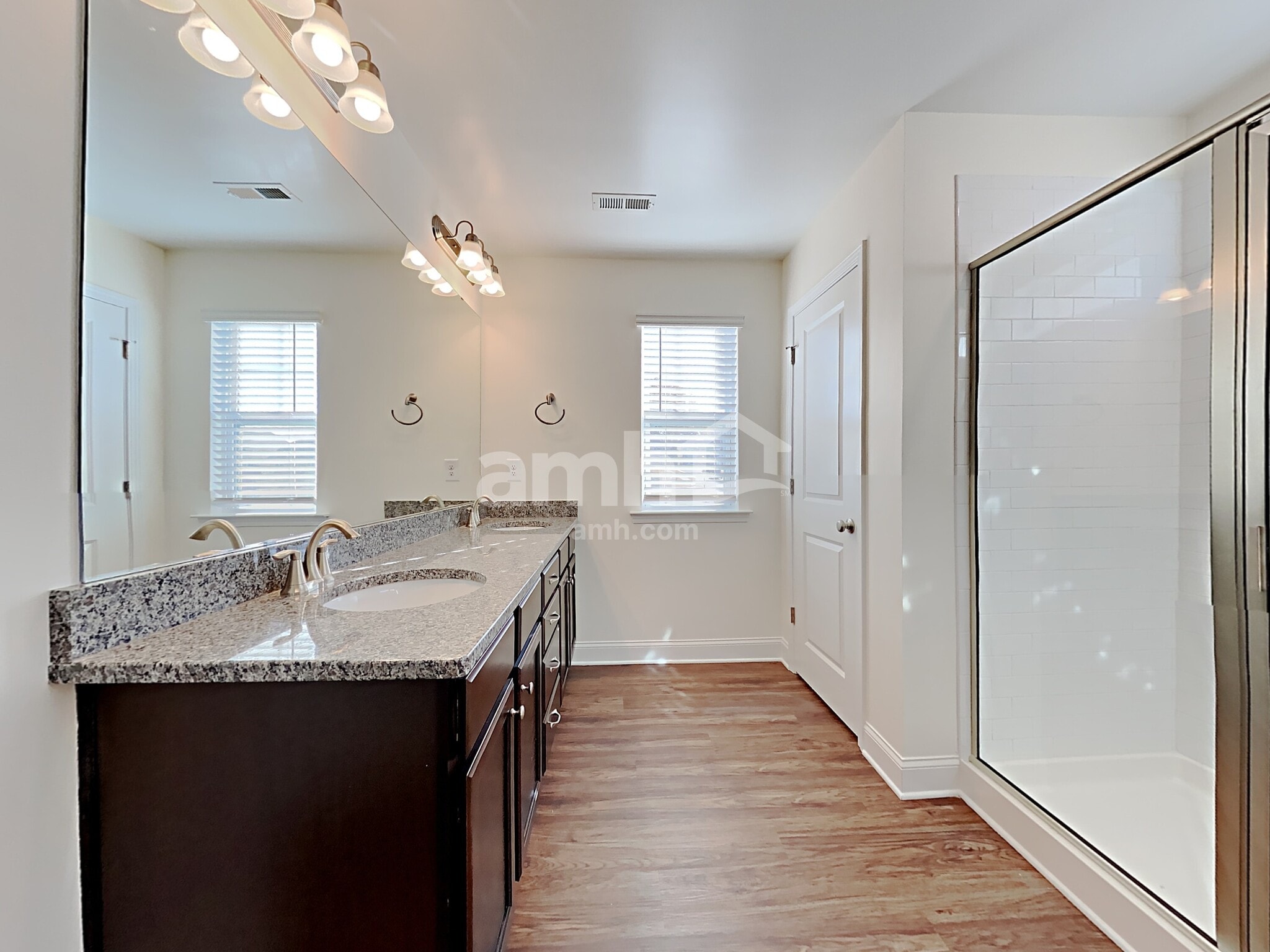 Building Photo - 160 Twin River Dr