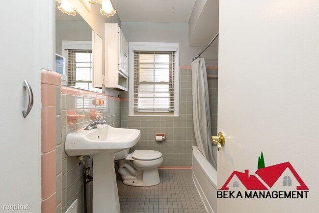 Building Photo - 3 br, 1.5 bath House - 22600 Outer Dr