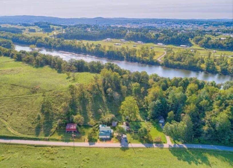 The New River is a host to all water adventures big and small. - 5163 Whitethorne Rd