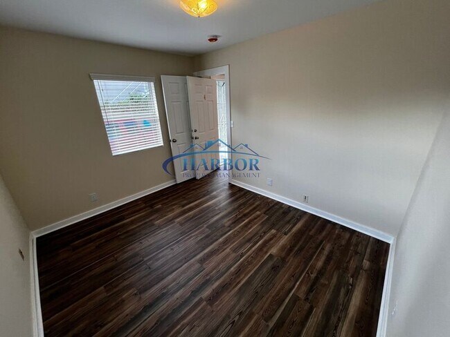 Building Photo - 1504 Madrid Ave