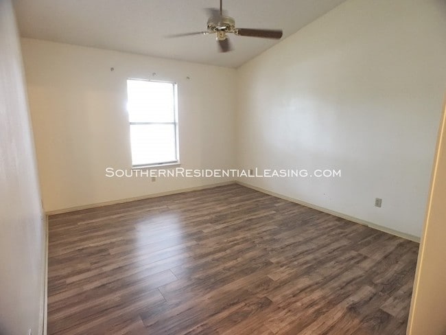 Building Photo - 2303 W Michigan Ave