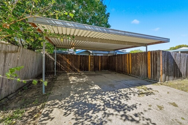 Building Photo - Upgraded Duplex in Arlington!