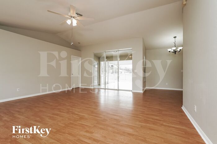 Building Photo - 6480 Maytree Cir