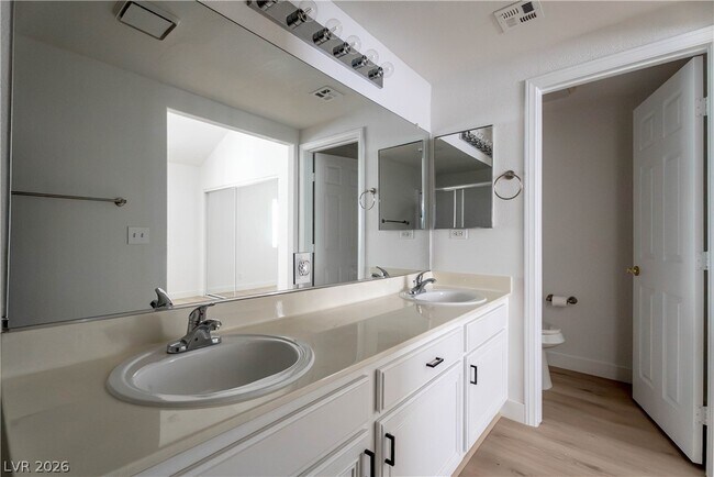 Building Photo - 356 Seine Way
