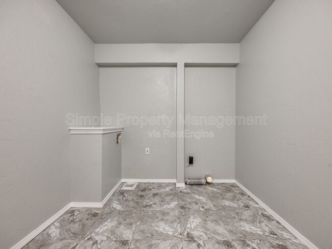 Building Photo - 1802 S Dille Ave