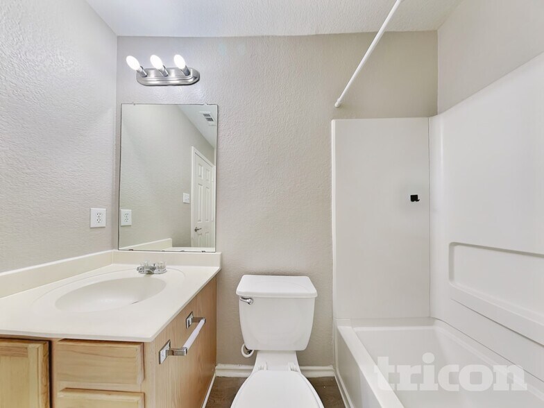 Building Photo - 5617 Victory Gallop Dr