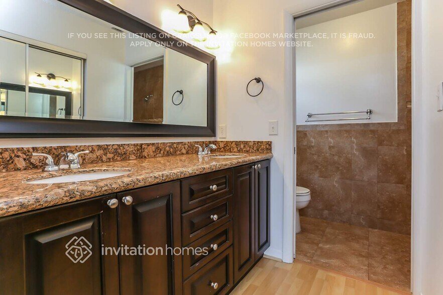 Building Photo - 15131 S Waterford Dr