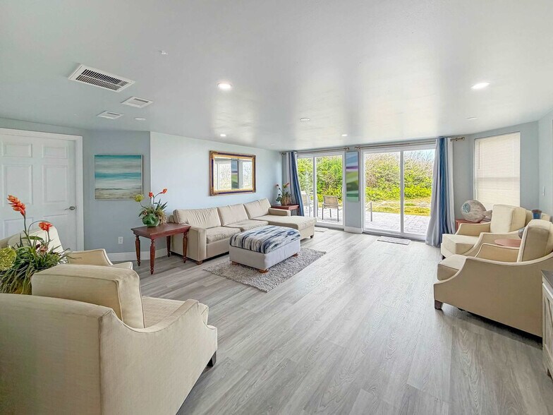 Building Photo - 6403 South Highway A1A-SI ID1044462P
