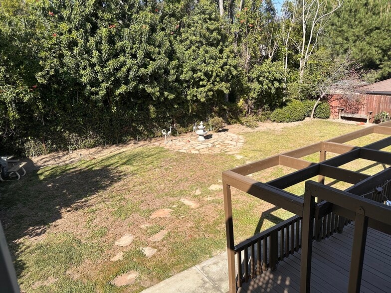 Building Photo - 25 Lowell Ave