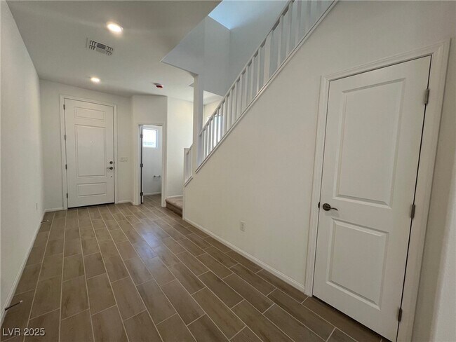 Building Photo - 7470 S Pioneer Way