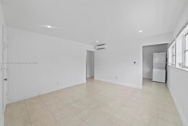 Building Photo - 2 bedroom in North Miami FL 33160