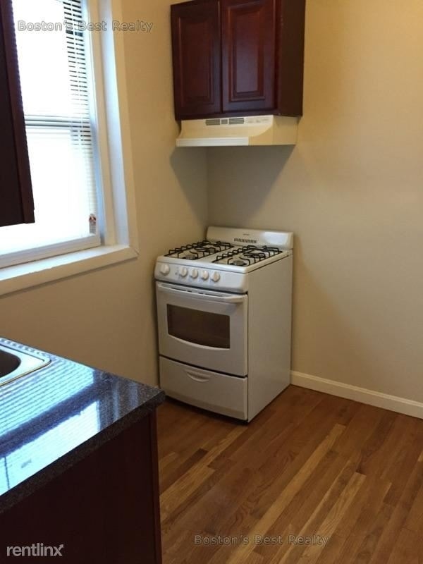 Building Photo - 18 Saint Lukes Rd