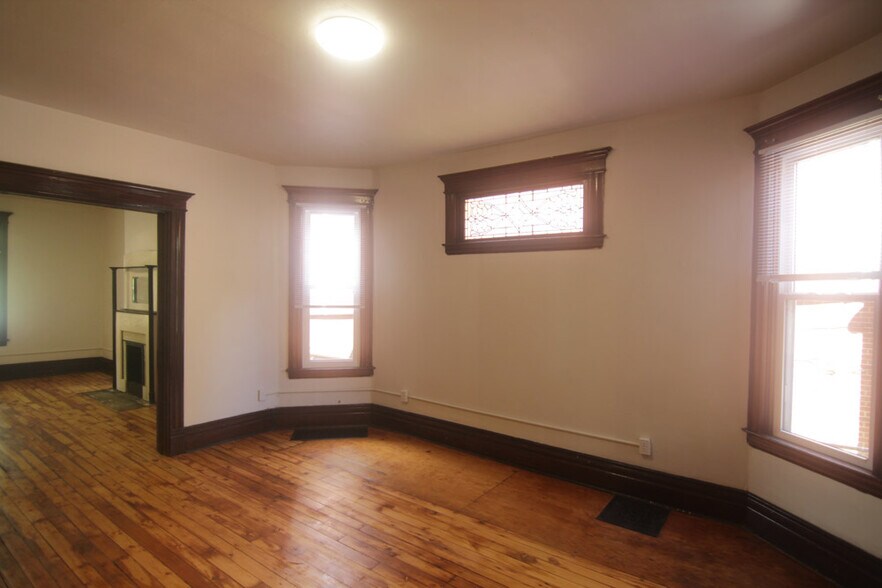 Building Photo - 424 Franklin Ave