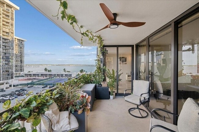 Building Photo - 1915 Brickell Ave