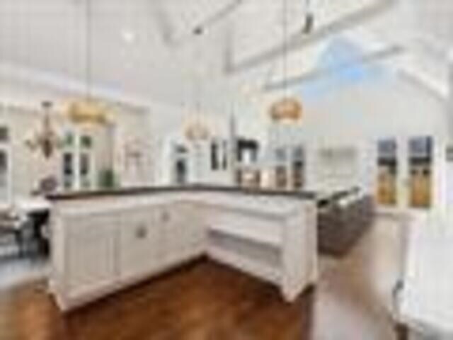 Building Photo - 2060 Carr Ave