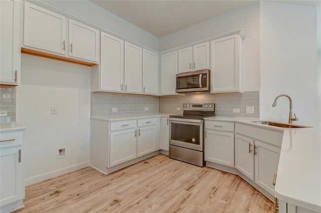 Building Photo - 681 Peace Pipe Way