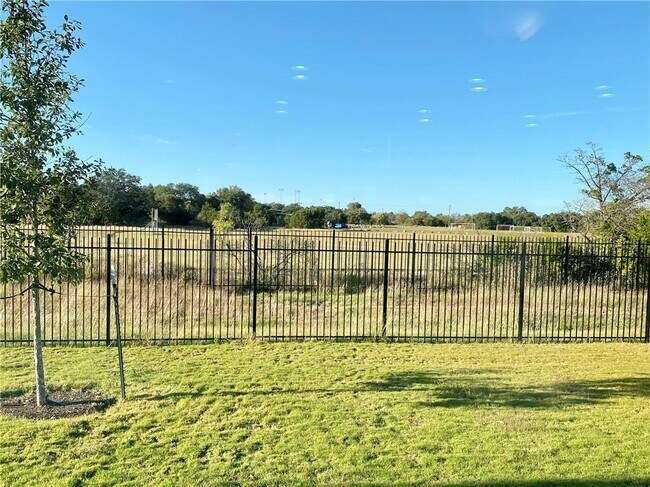 Building Photo - 4628 Katherine Dr