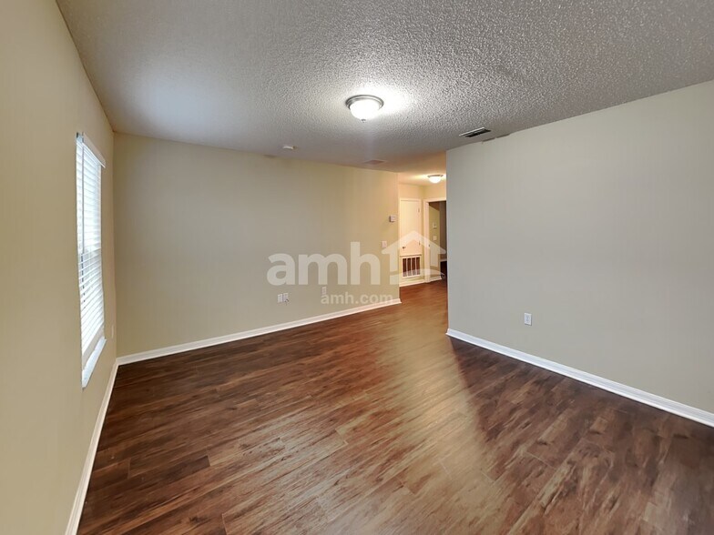 Building Photo - 901 Anchorage Ln