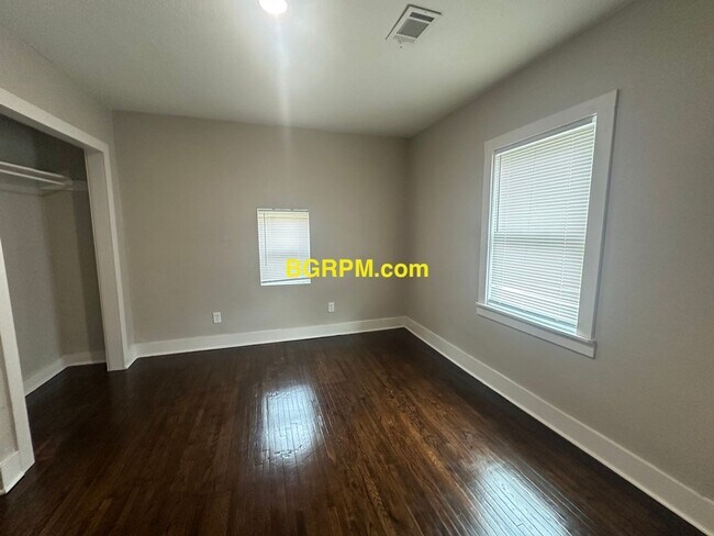 Building Photo - 3 BD, 1 BA, Home in North Little Rock