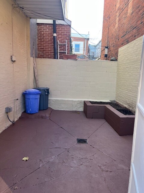 Building Photo - 1100 W Ritner St