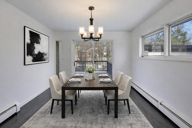 Building Photo - 1006 Devon Ave