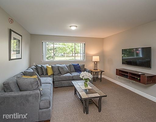 Building Photo - 828 Greene St