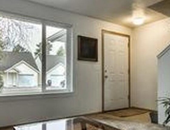 Building Photo - 416 22nd Ave SW