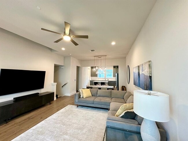 Building Photo - 4404 Authentic Dr